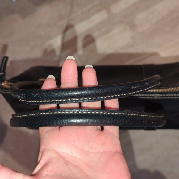 Dooney & Bourke  Large Black Leather purse - Picture 10 of 10